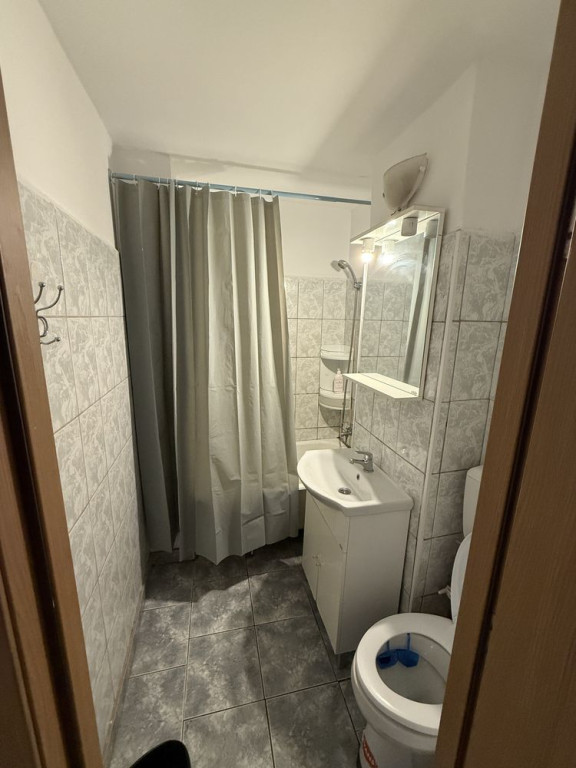 1 decembrie 1918 aproape de metrou apartament 2 camere de inchiriat