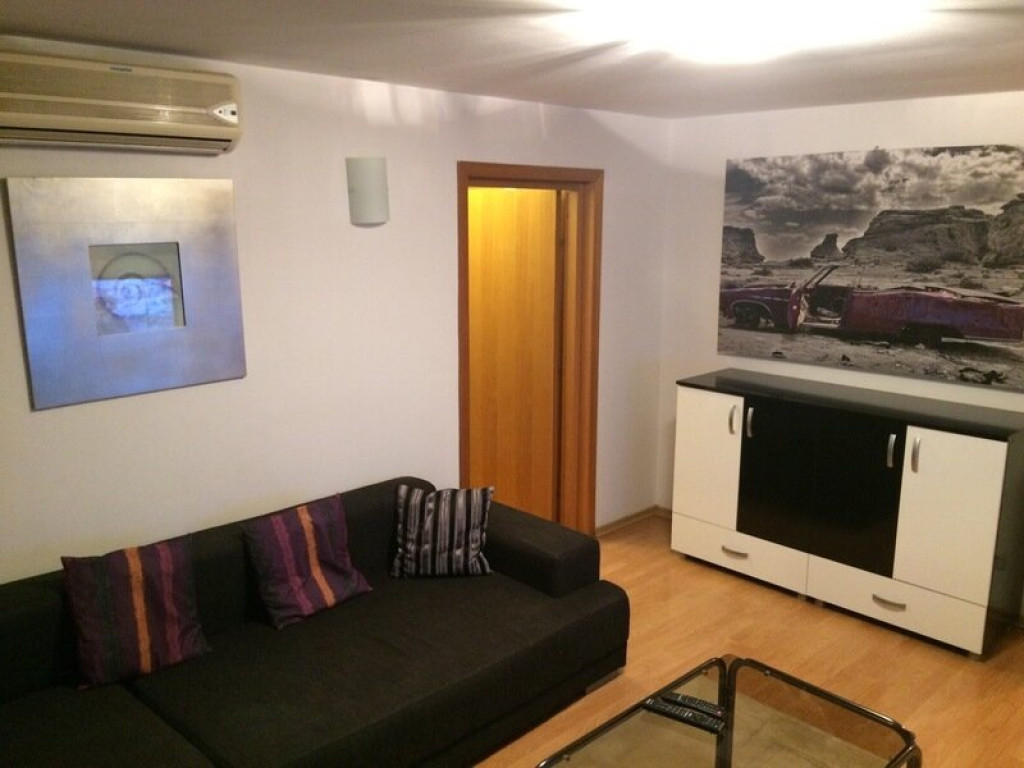 Piața Victoriei Apartament 2 camere, 45mp, deosebit, într-un bloc reabilitat — fotografia 2