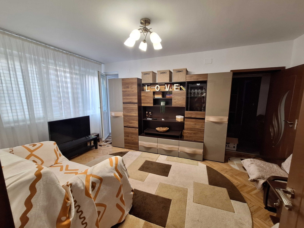 apartament 3 camere